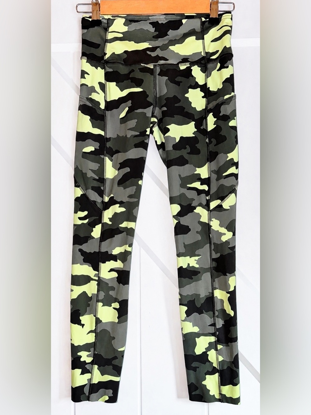 Lululemon Swift Speed HR Tight Camo Green Multi Leggings Size 6